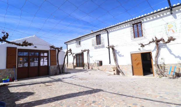 Cortijo - Reventa - Chirivel -
                Chirivel