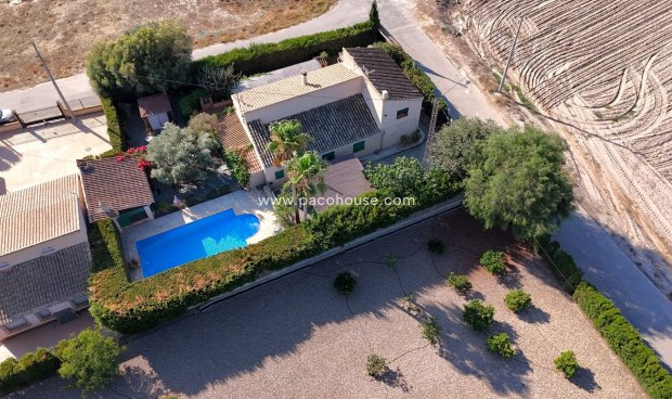 Country House - Resale - Purias -
                Purias