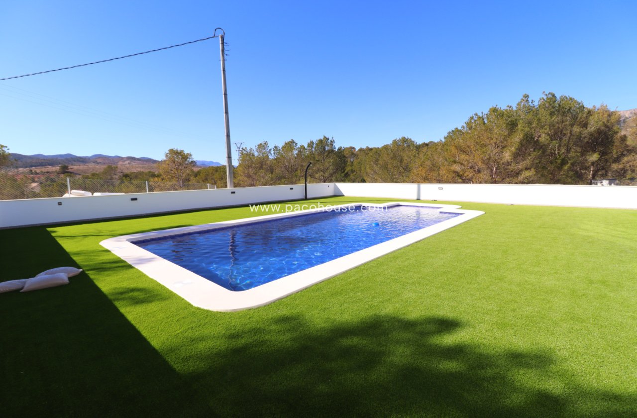 New Build - Villa -
Purias