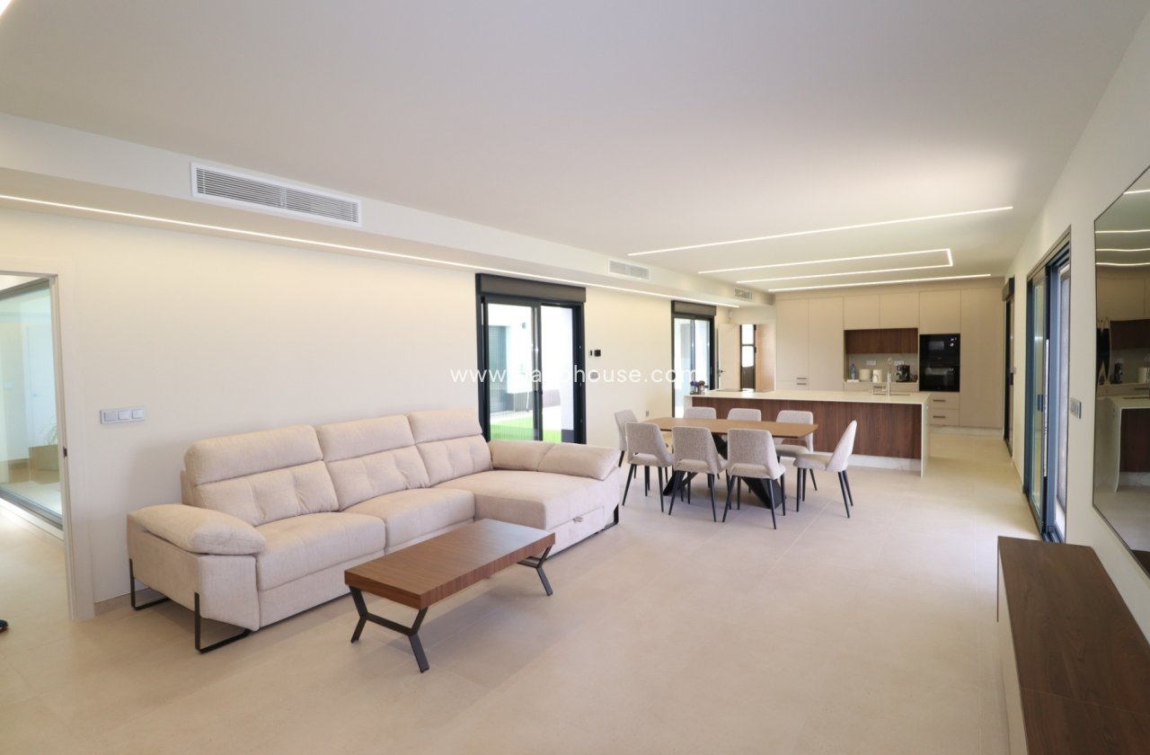 New Build - Villa -
Purias