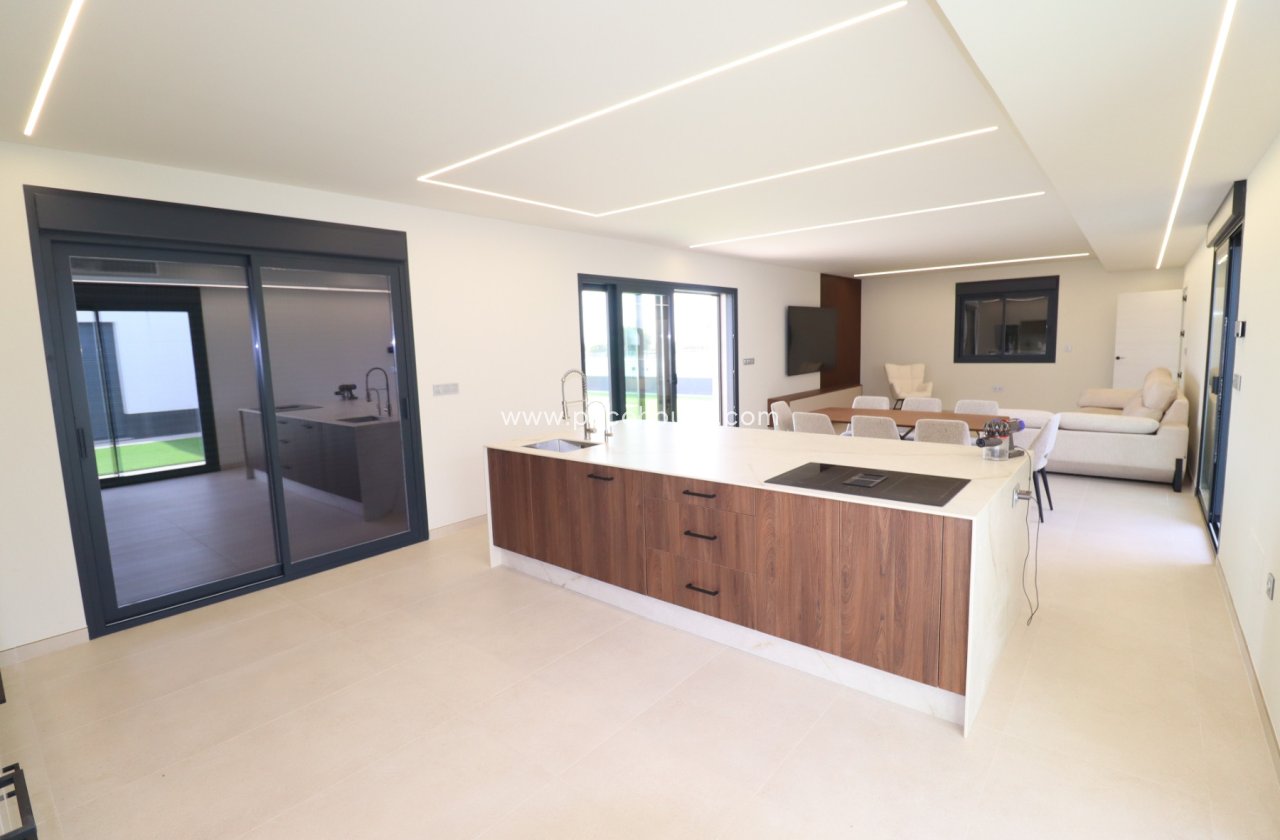 New Build - Villa -
Purias