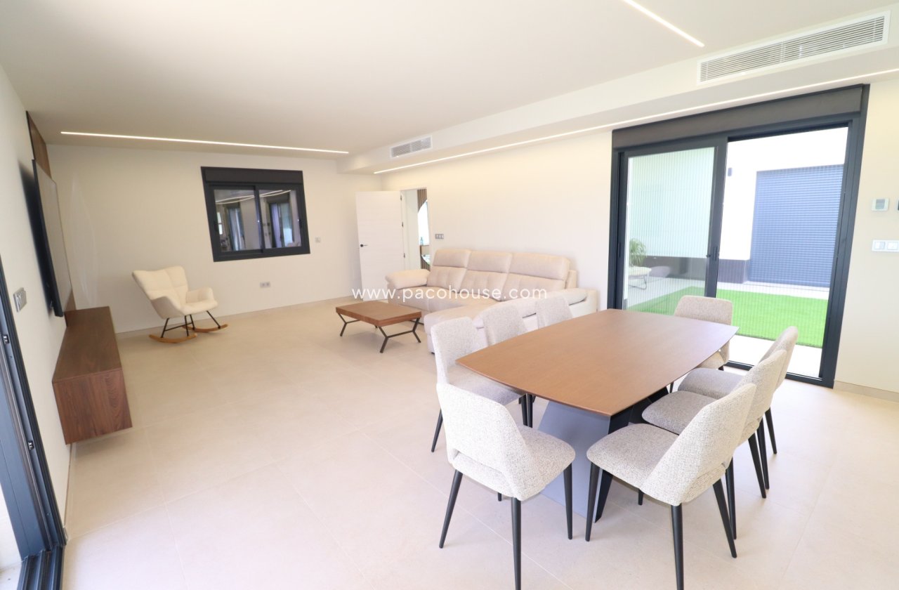New Build - Villa -
Purias