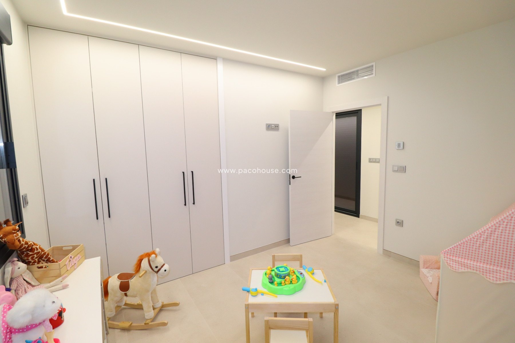 New Build - Villa -
Purias