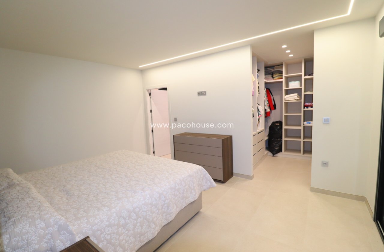 New Build - Villa -
Purias