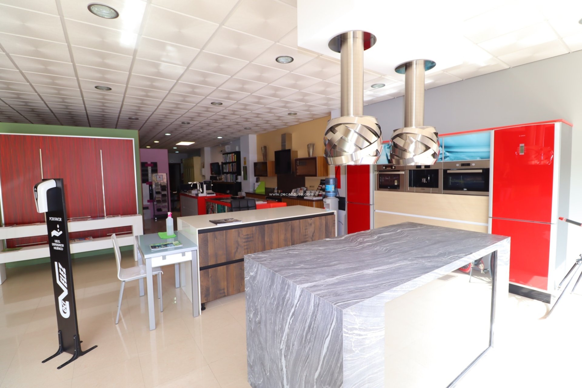 Resale - Commercial -
Velez-Rubio