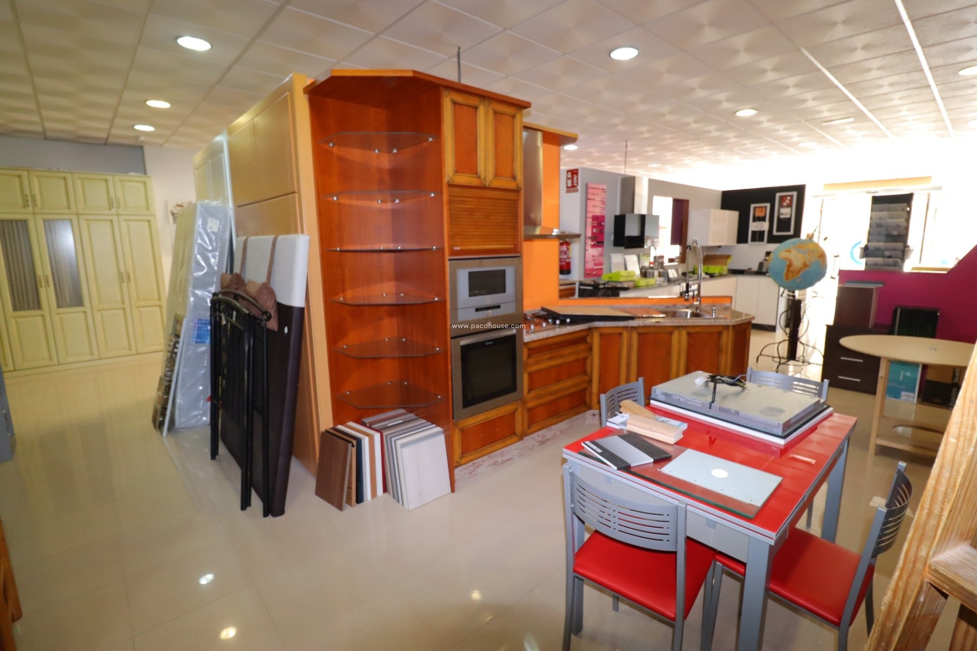 Resale - Commercial -
Velez-Rubio