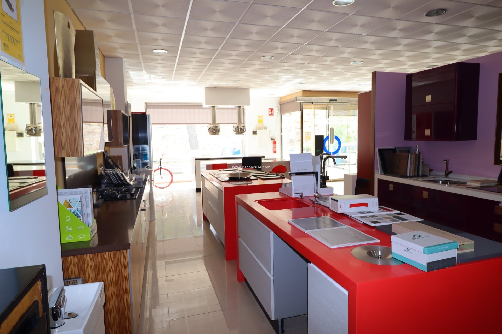 Resale - Commercial -
Velez-Rubio