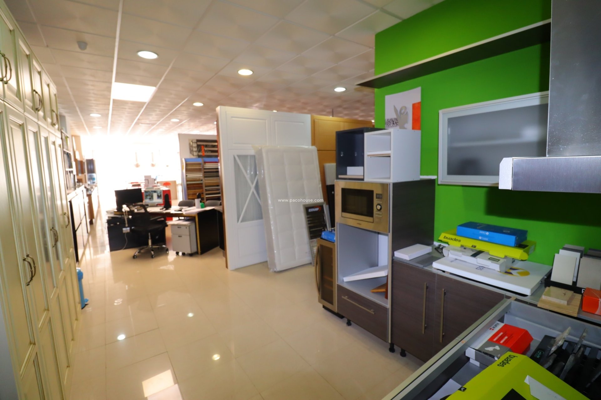 Resale - Commercial -
Velez-Rubio