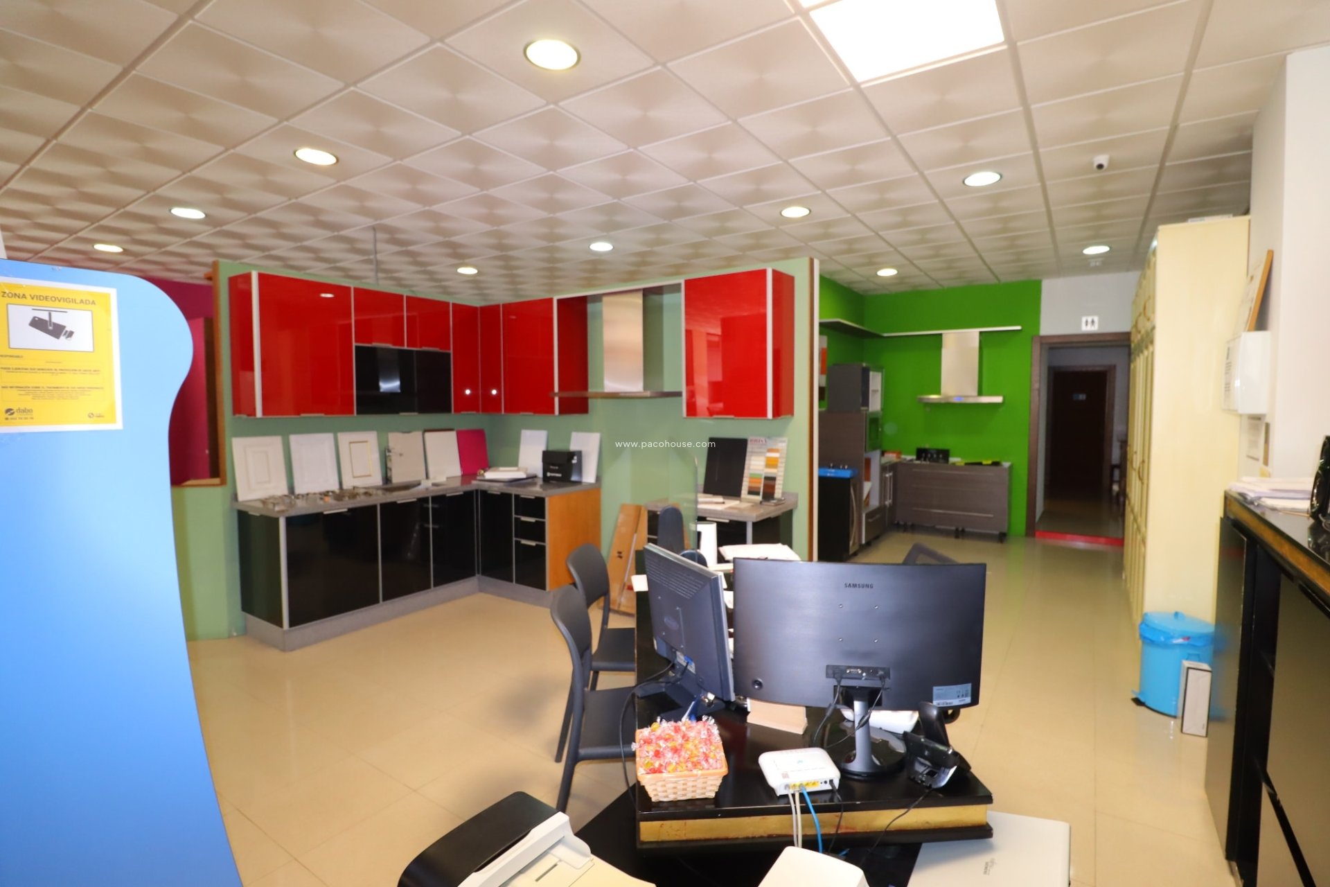 Resale - Commercial -
Velez-Rubio