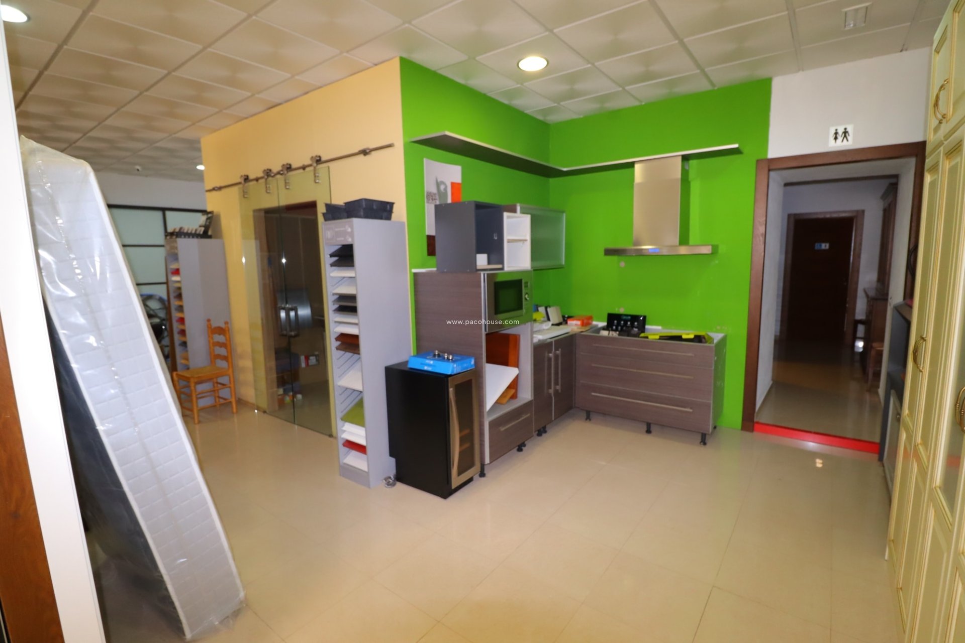 Resale - Commercial -
Velez-Rubio