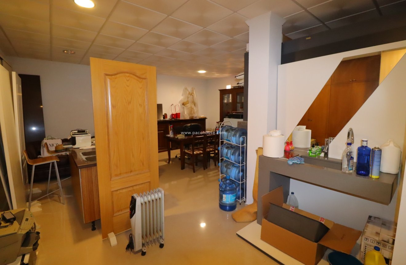 Resale - Commercial -
Velez-Rubio