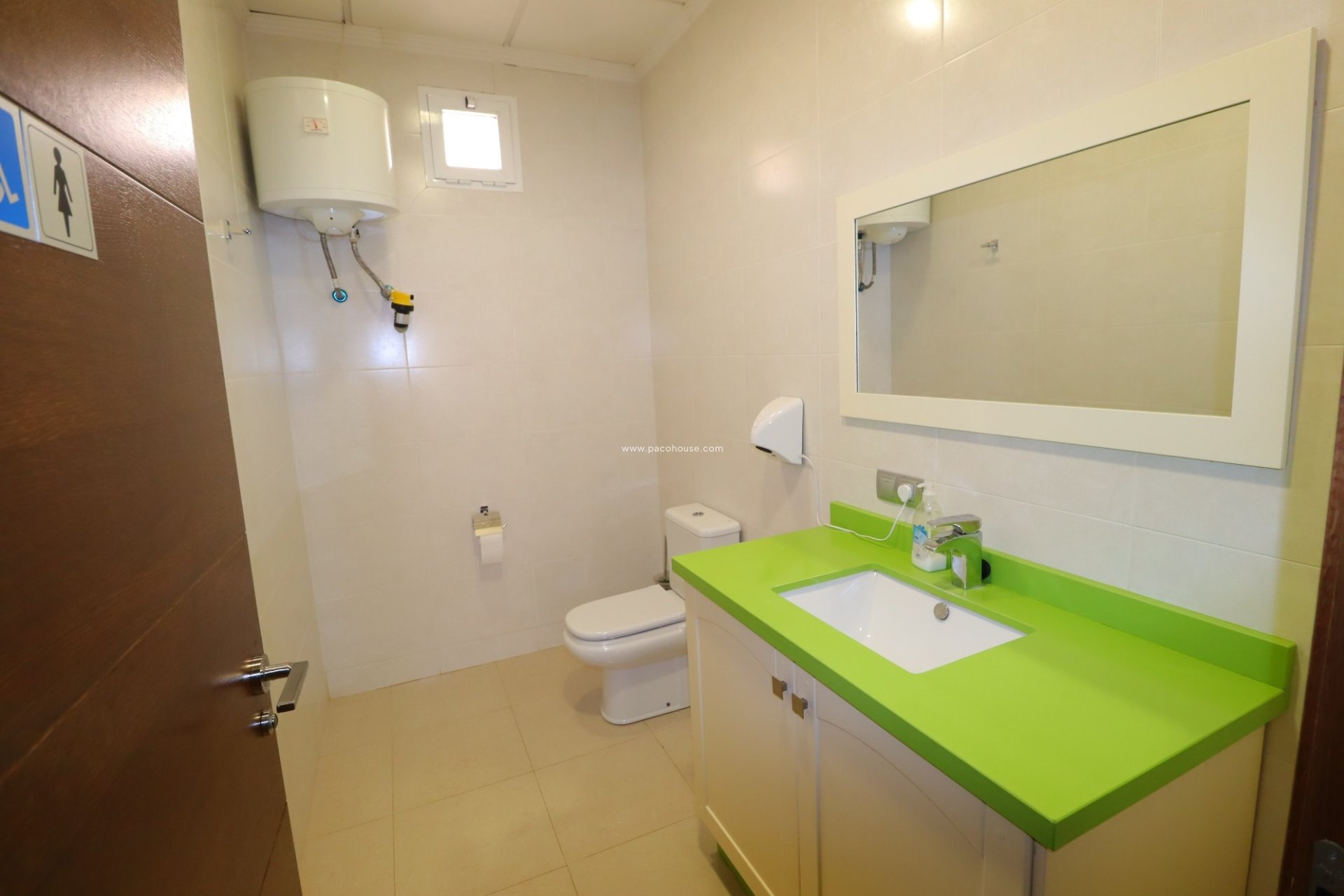 Resale - Commercial -
Velez-Rubio