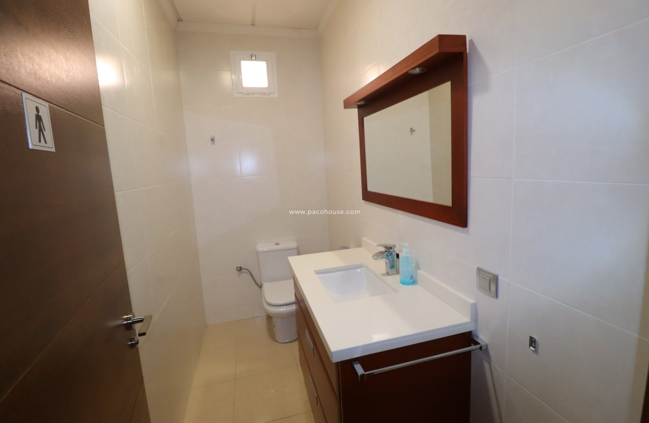 Resale - Commercial -
Velez-Rubio