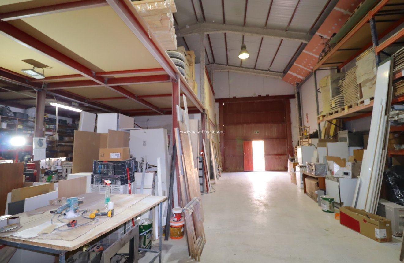 Resale - Commercial -
Velez-Rubio