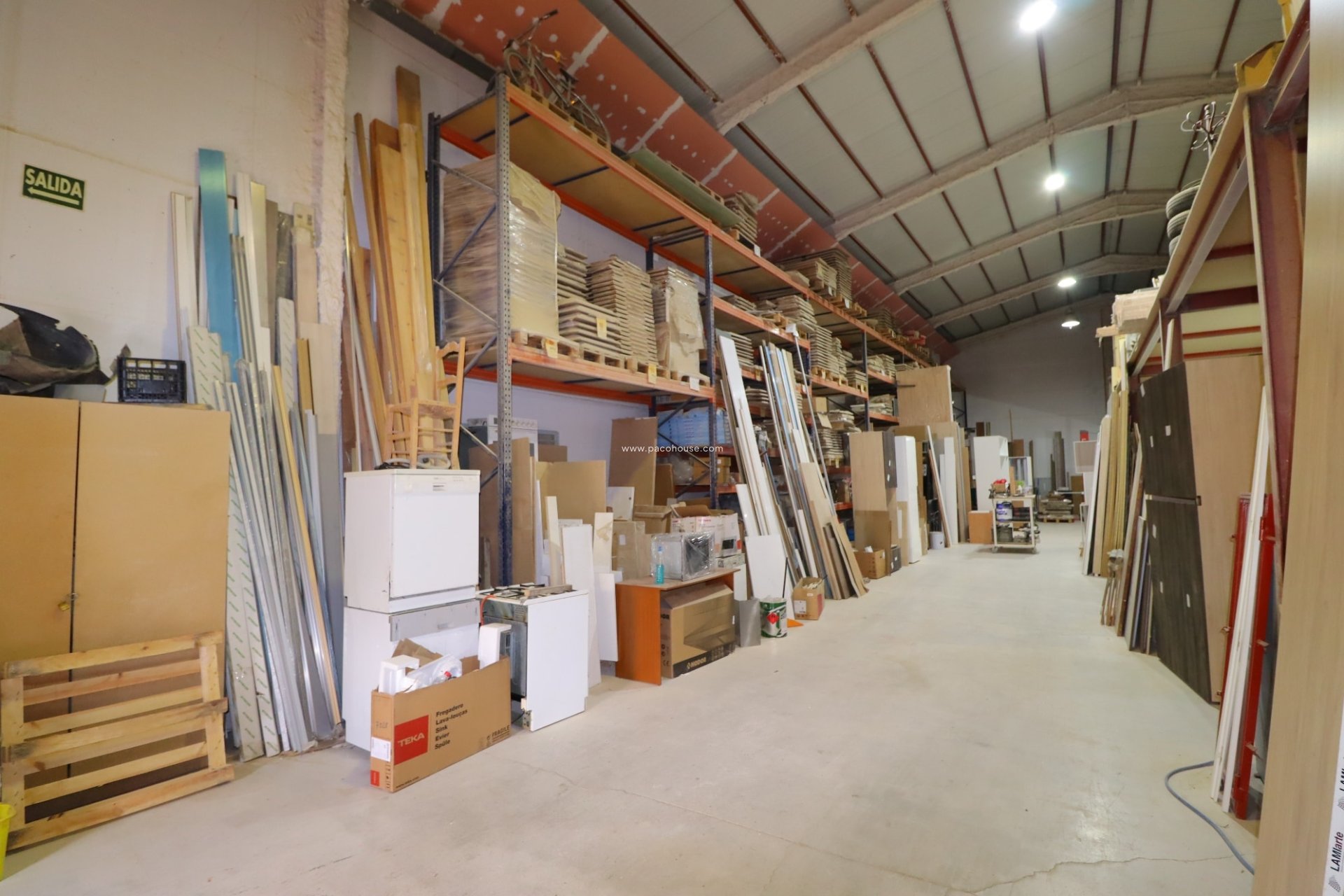 Resale - Commercial -
Velez-Rubio