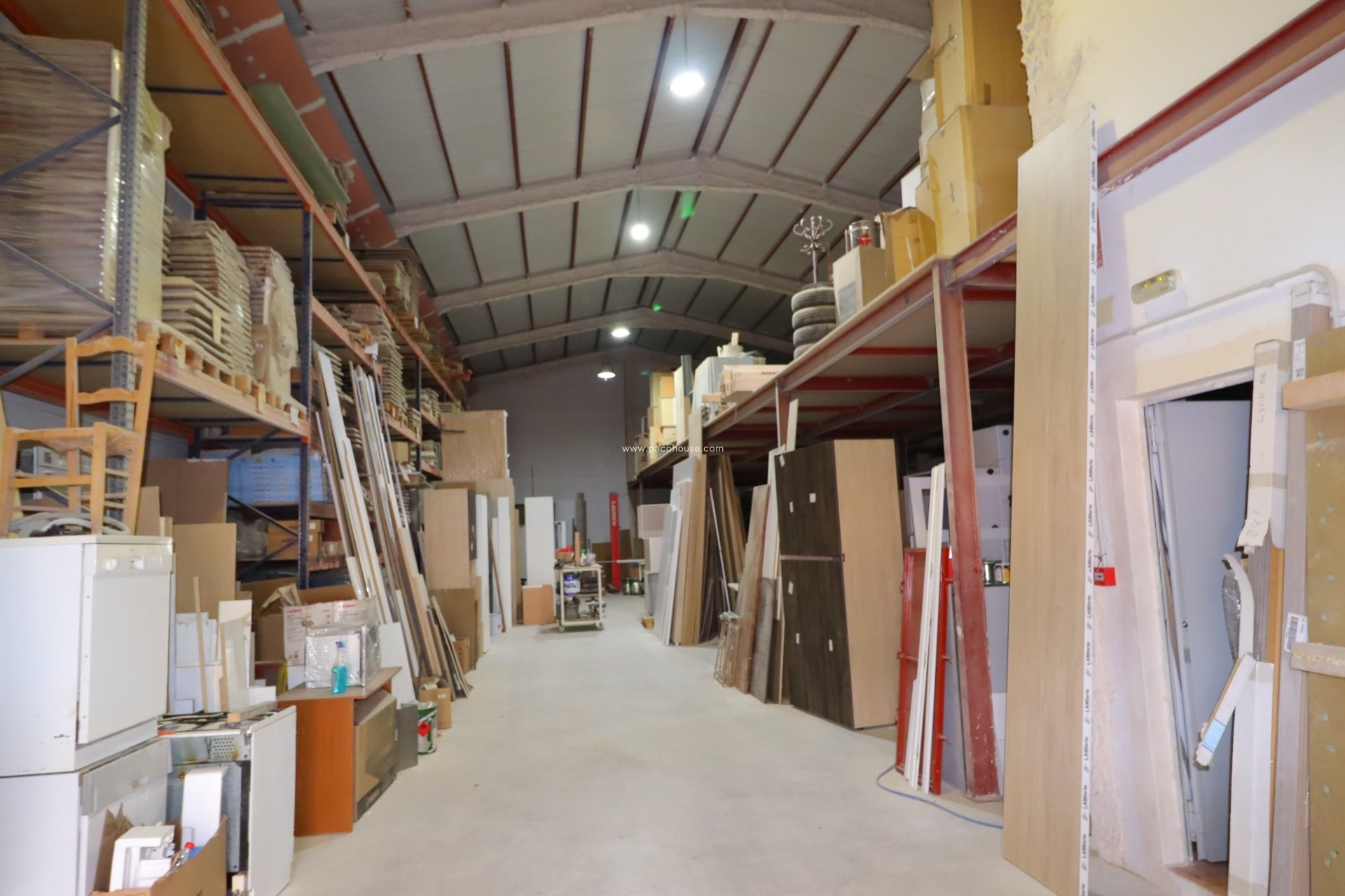 Resale - Commercial -
Velez-Rubio