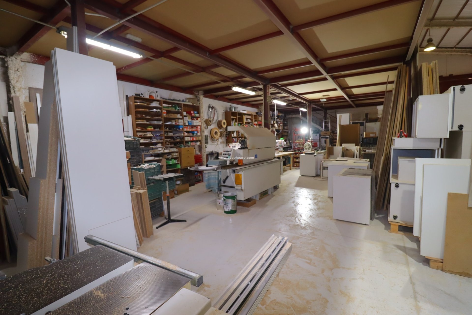 Resale - Commercial -
Velez-Rubio