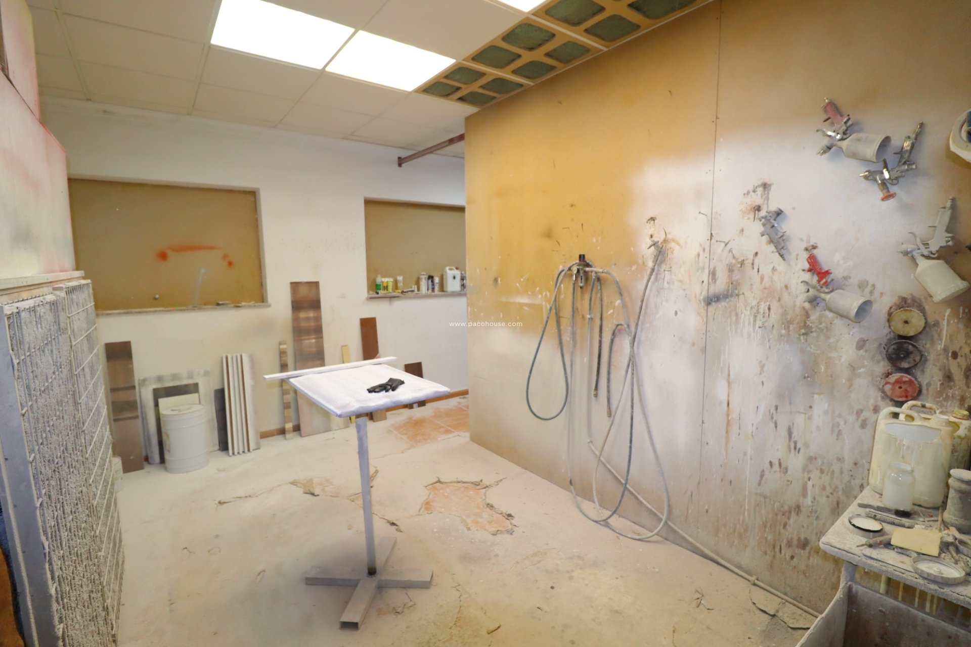 Resale - Commercial -
Velez-Rubio