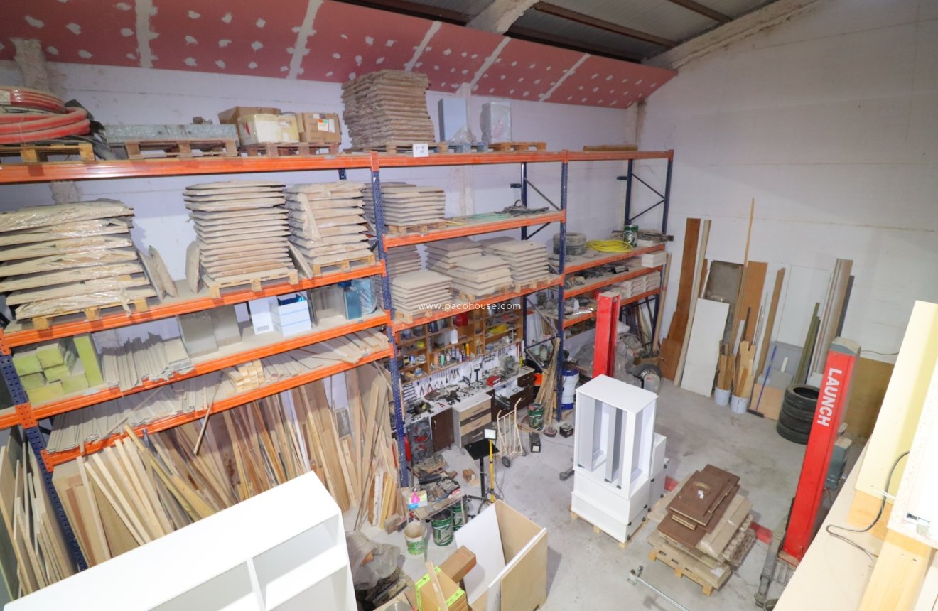 Resale - Commercial -
Velez-Rubio