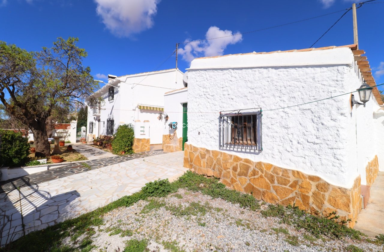 Resale - Cortijo -
Chirivel