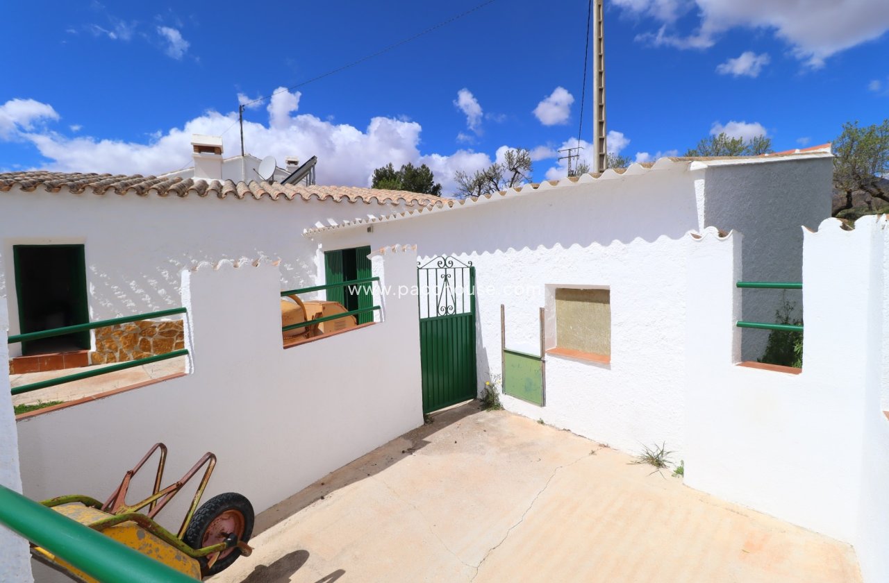 Resale - Cortijo -
Chirivel