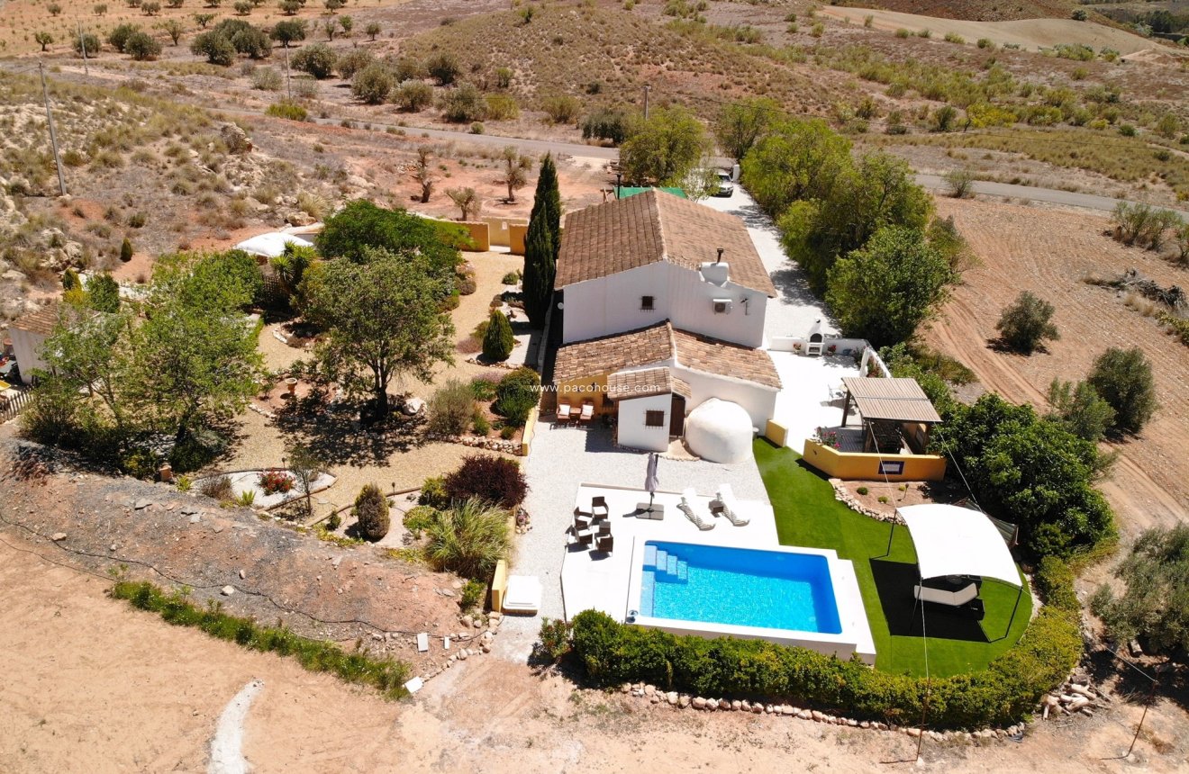 Resale - Cortijo -
La Parroquia