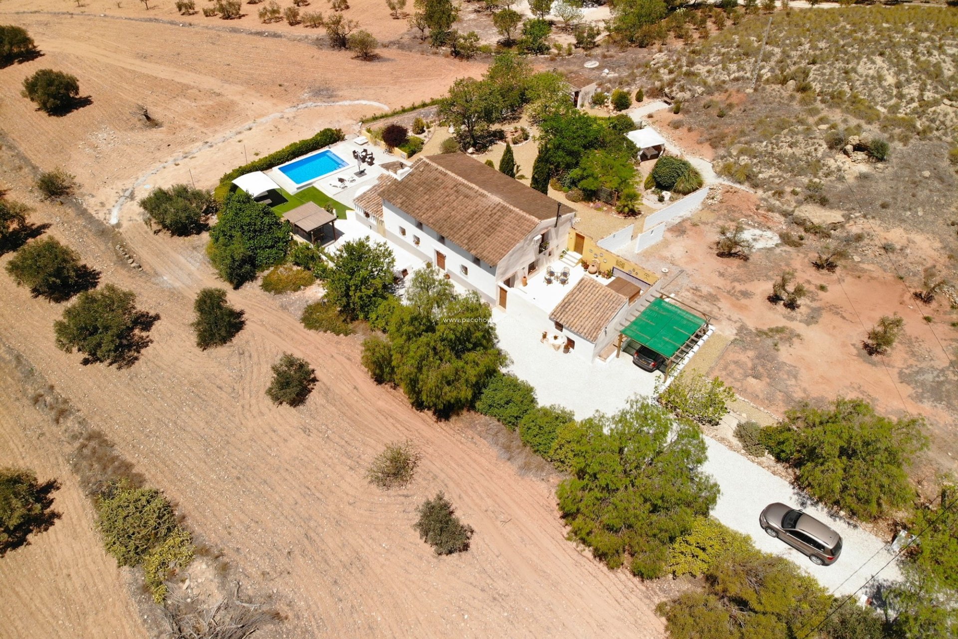 Resale - Cortijo -
La Parroquia