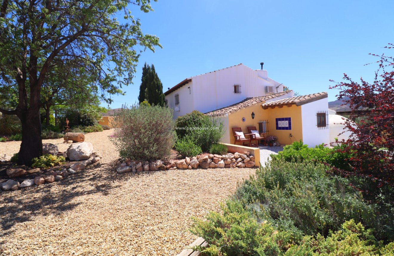 Resale - Cortijo -
La Parroquia