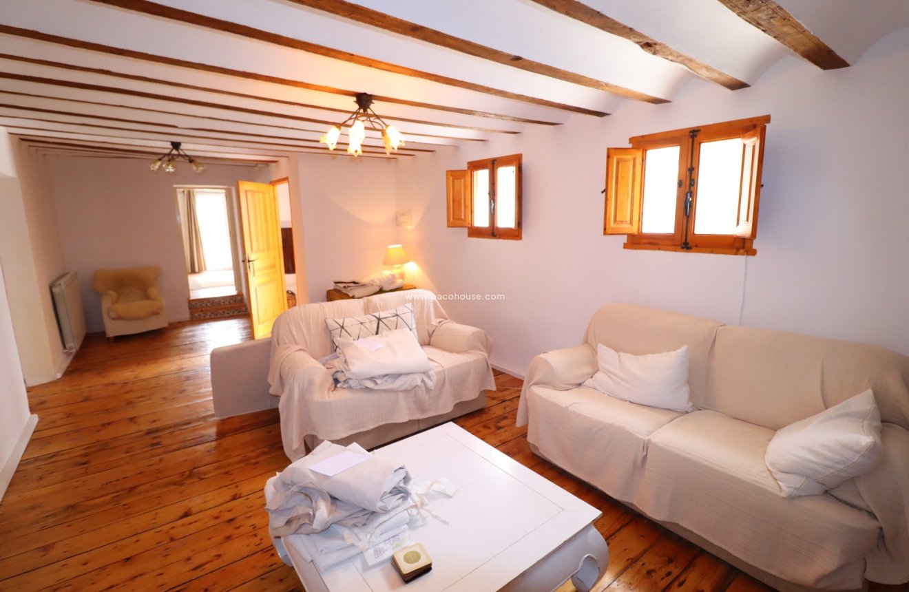 Resale - Cortijo -
La Parroquia