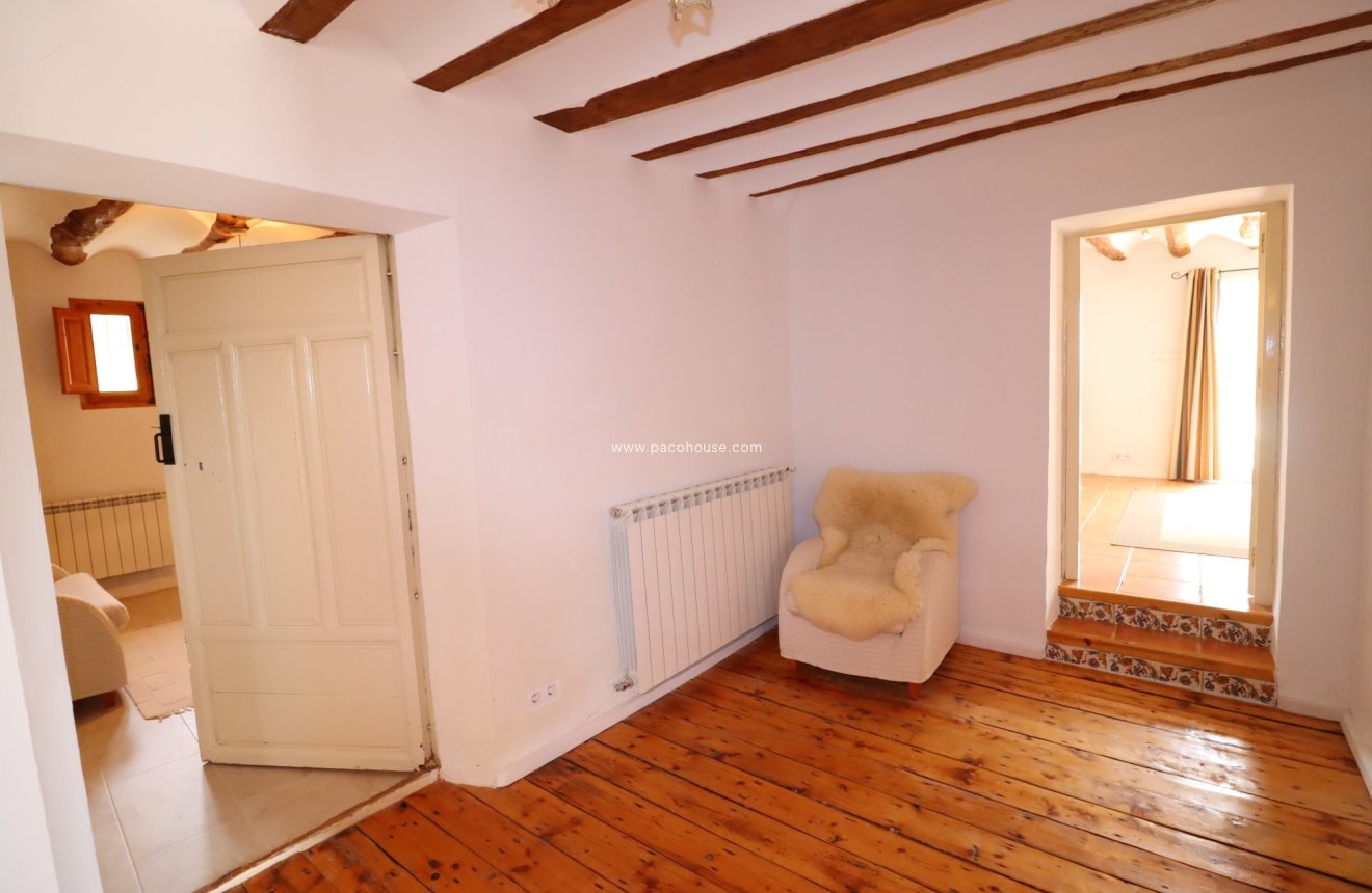 Resale - Cortijo -
La Parroquia