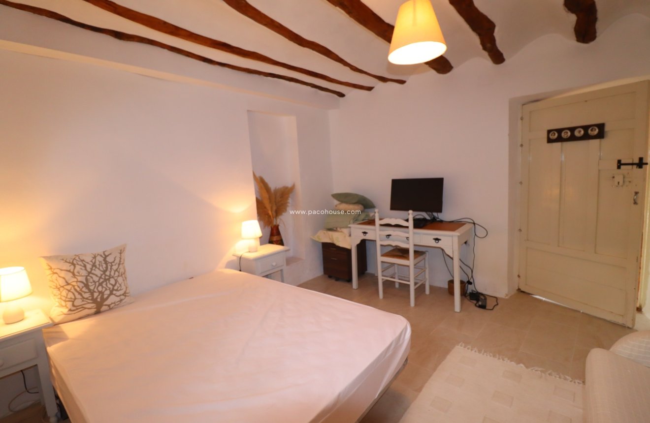 Resale - Cortijo -
La Parroquia