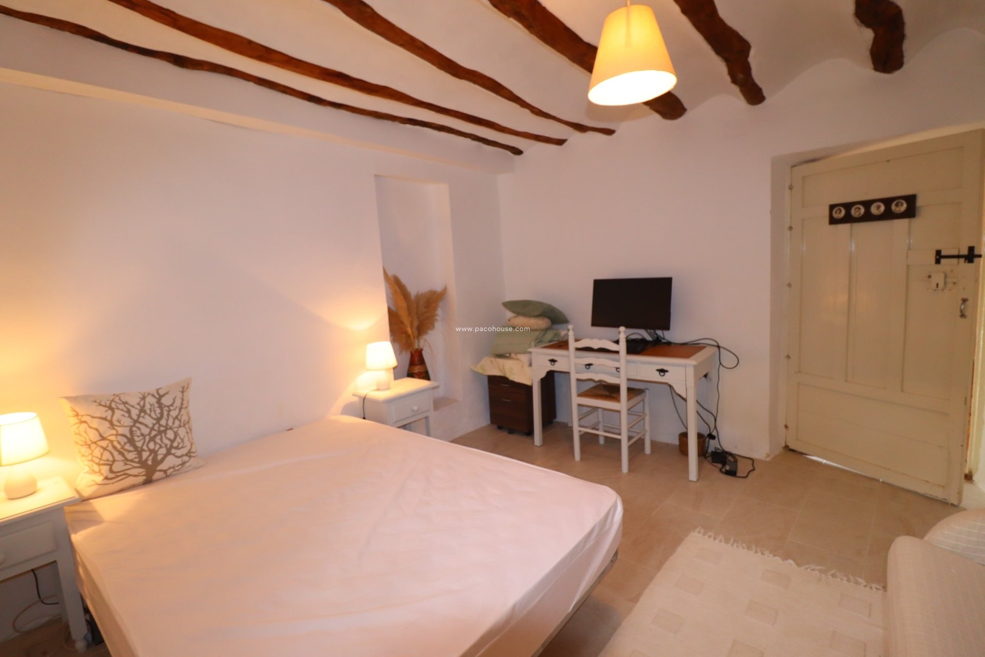 Resale - Cortijo -
La Parroquia