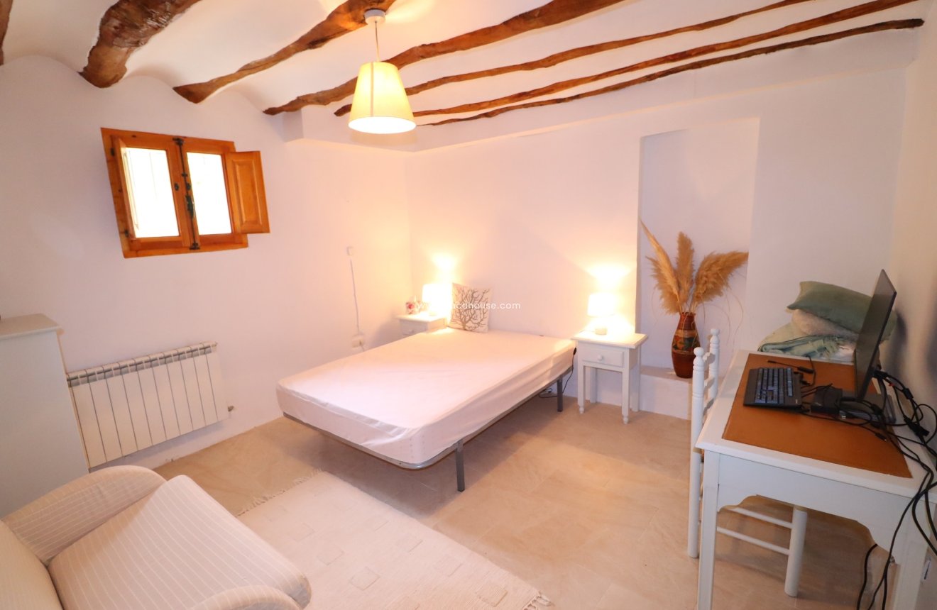 Resale - Cortijo -
La Parroquia