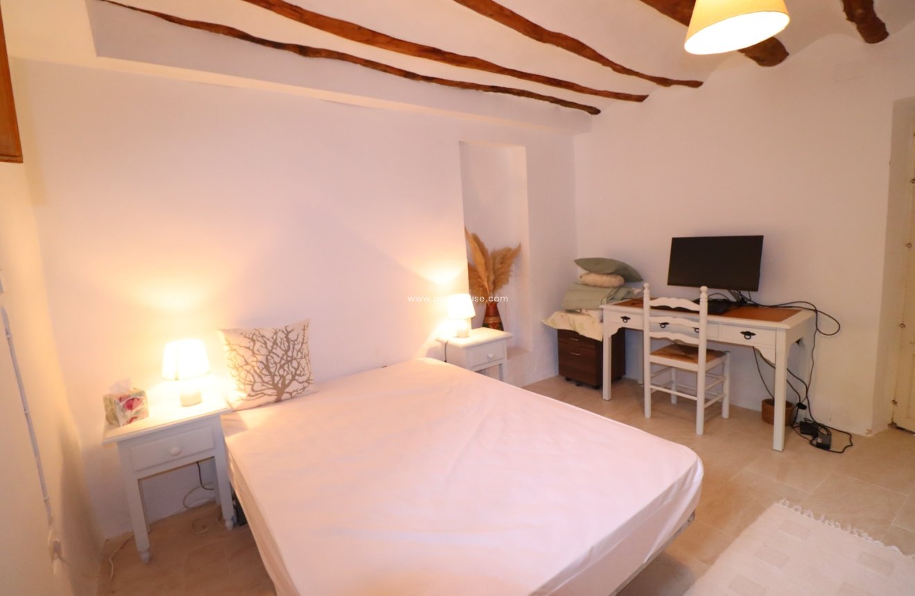 Resale - Cortijo -
La Parroquia