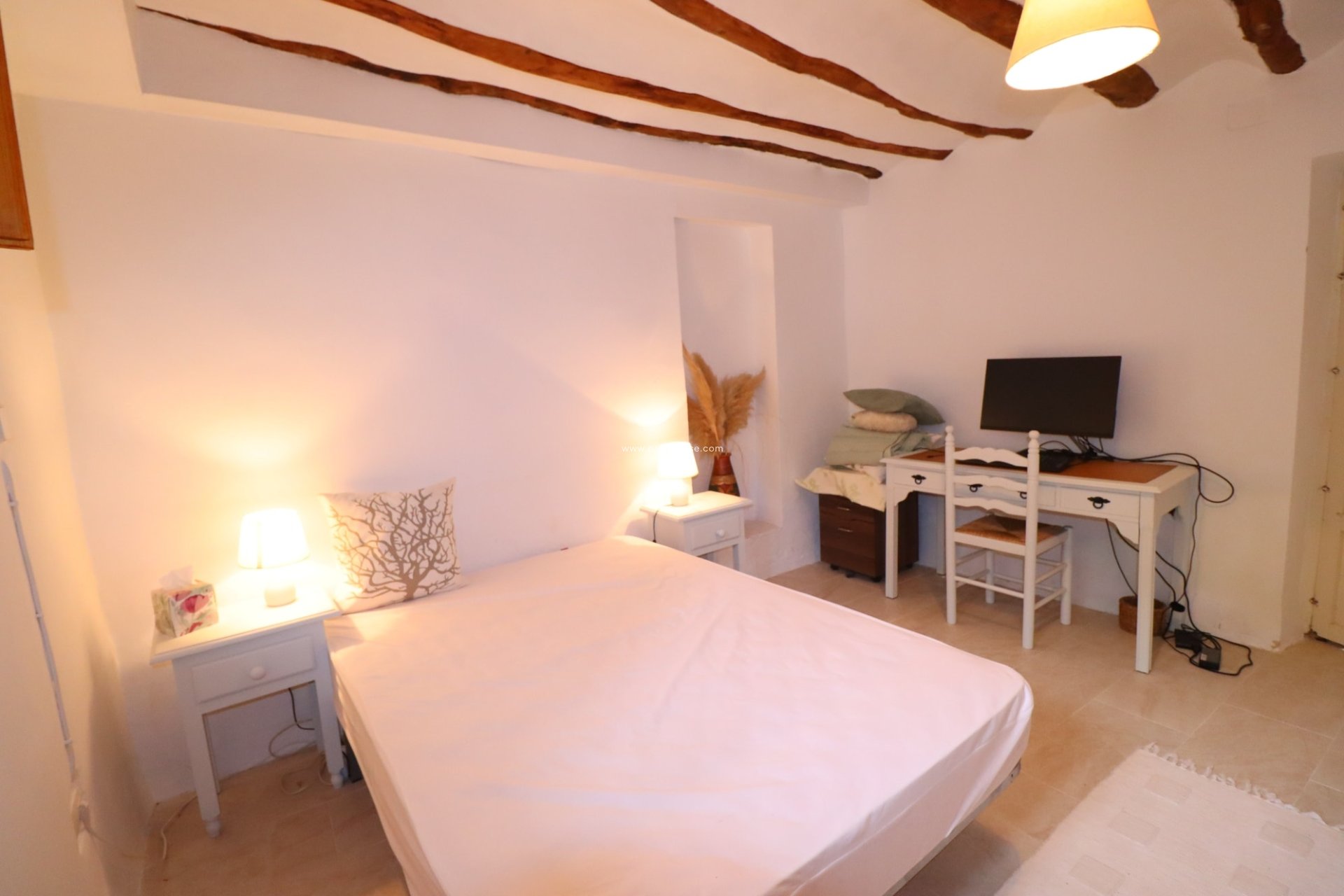 Resale - Cortijo -
La Parroquia