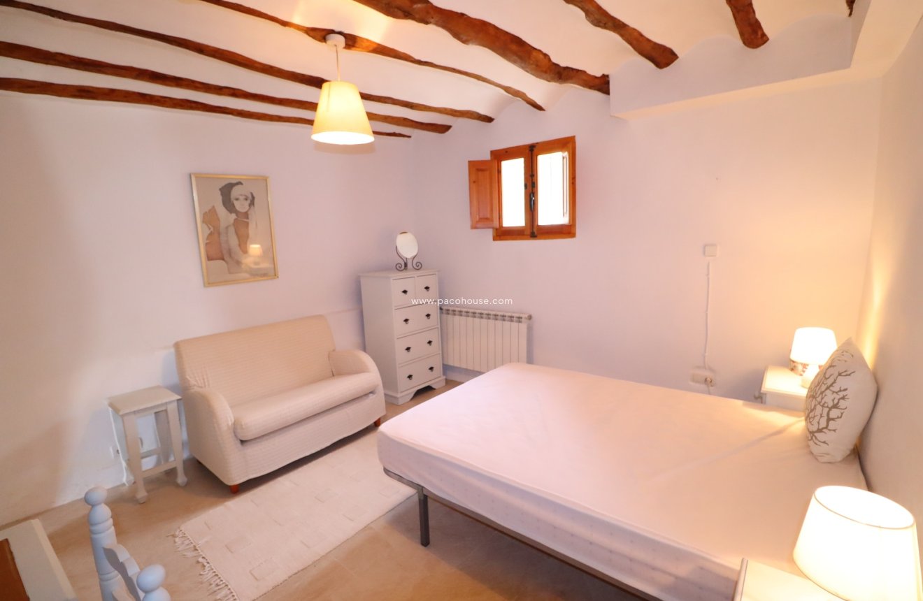 Resale - Cortijo -
La Parroquia