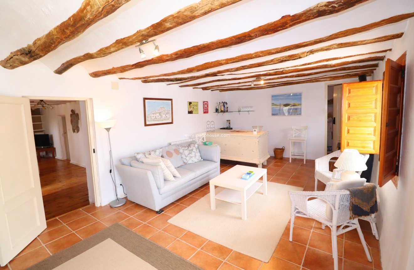 Resale - Cortijo -
La Parroquia