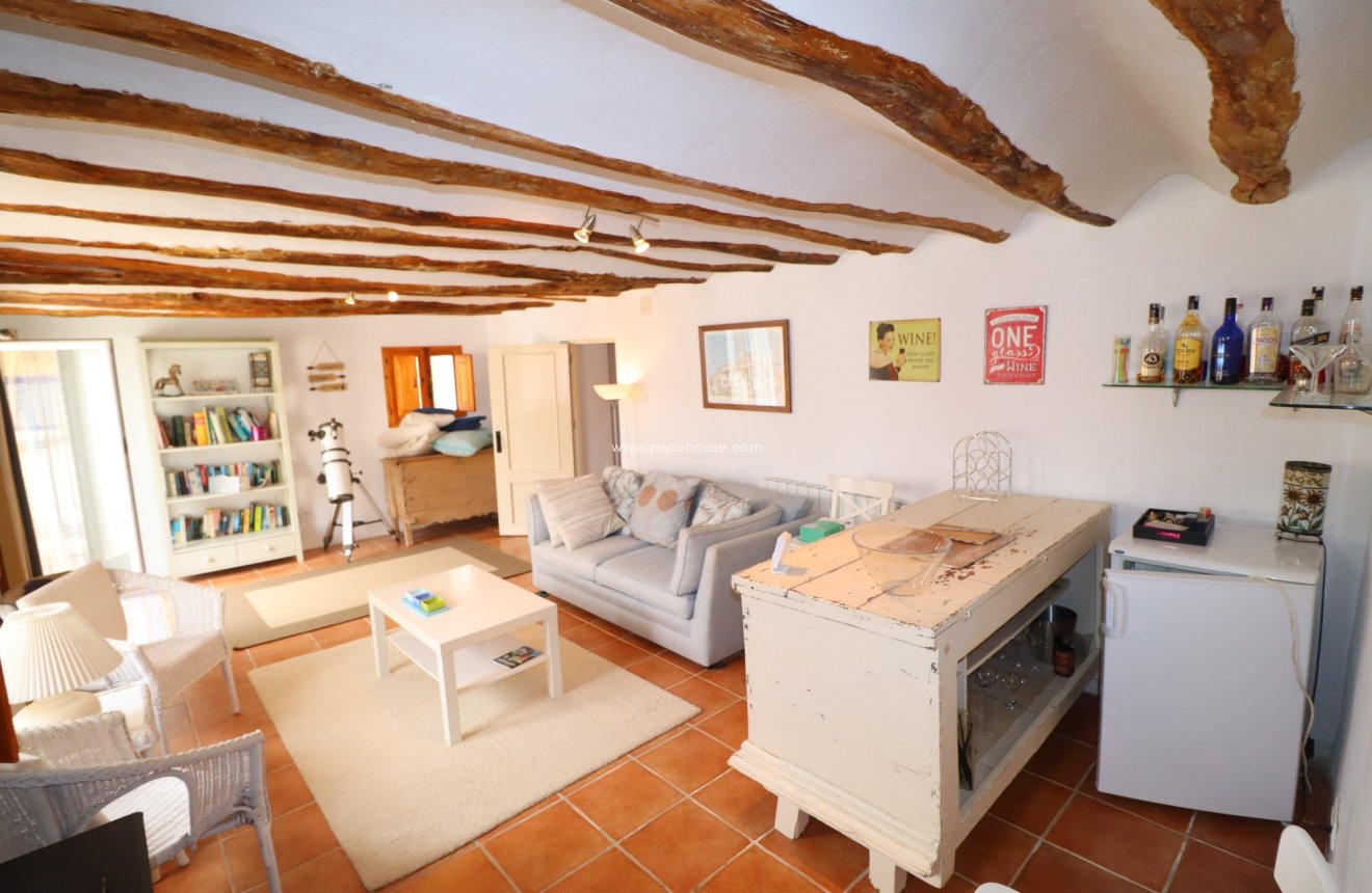 Resale - Cortijo -
La Parroquia