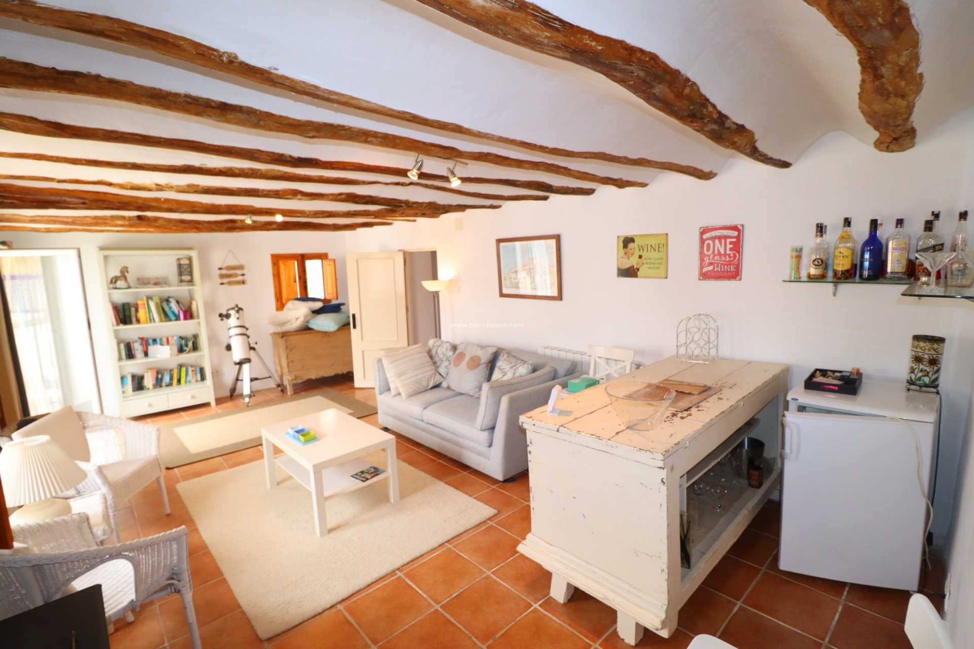 Resale - Cortijo -
La Parroquia