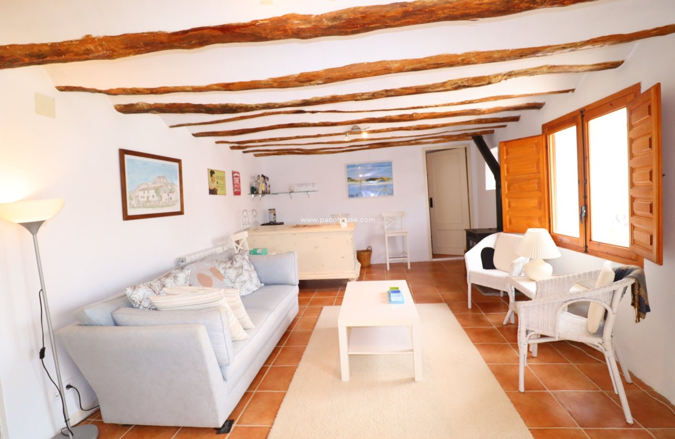 Resale - Cortijo -
La Parroquia