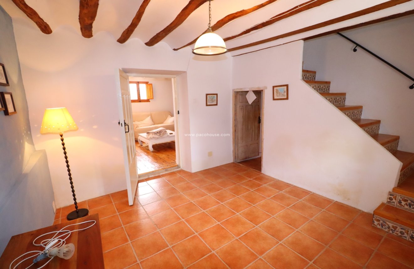 Resale - Cortijo -
La Parroquia