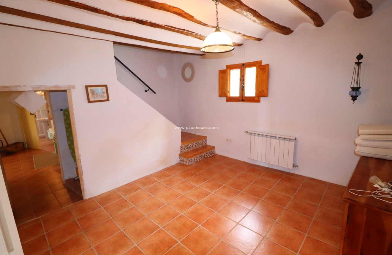 Resale - Cortijo -
La Parroquia