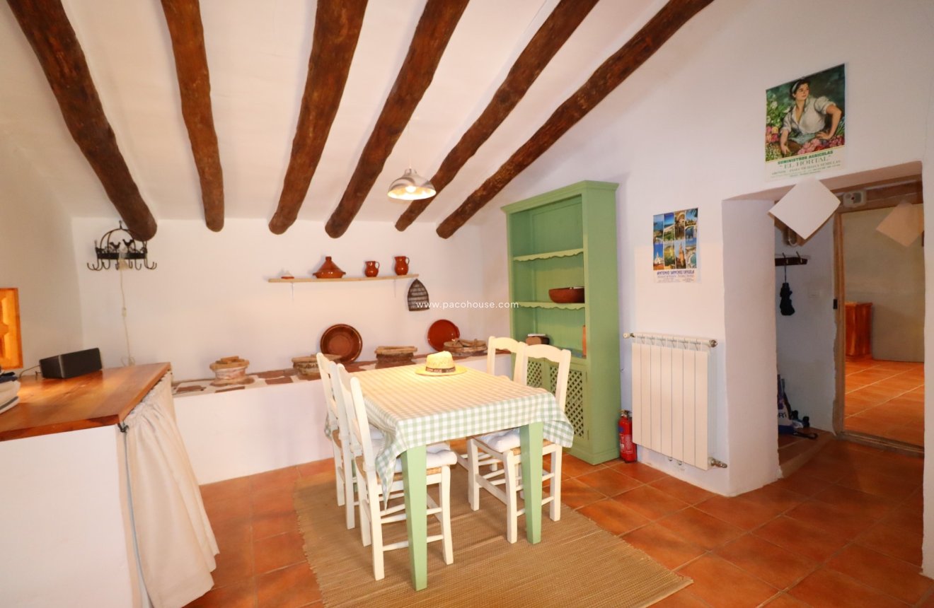 Resale - Cortijo -
La Parroquia