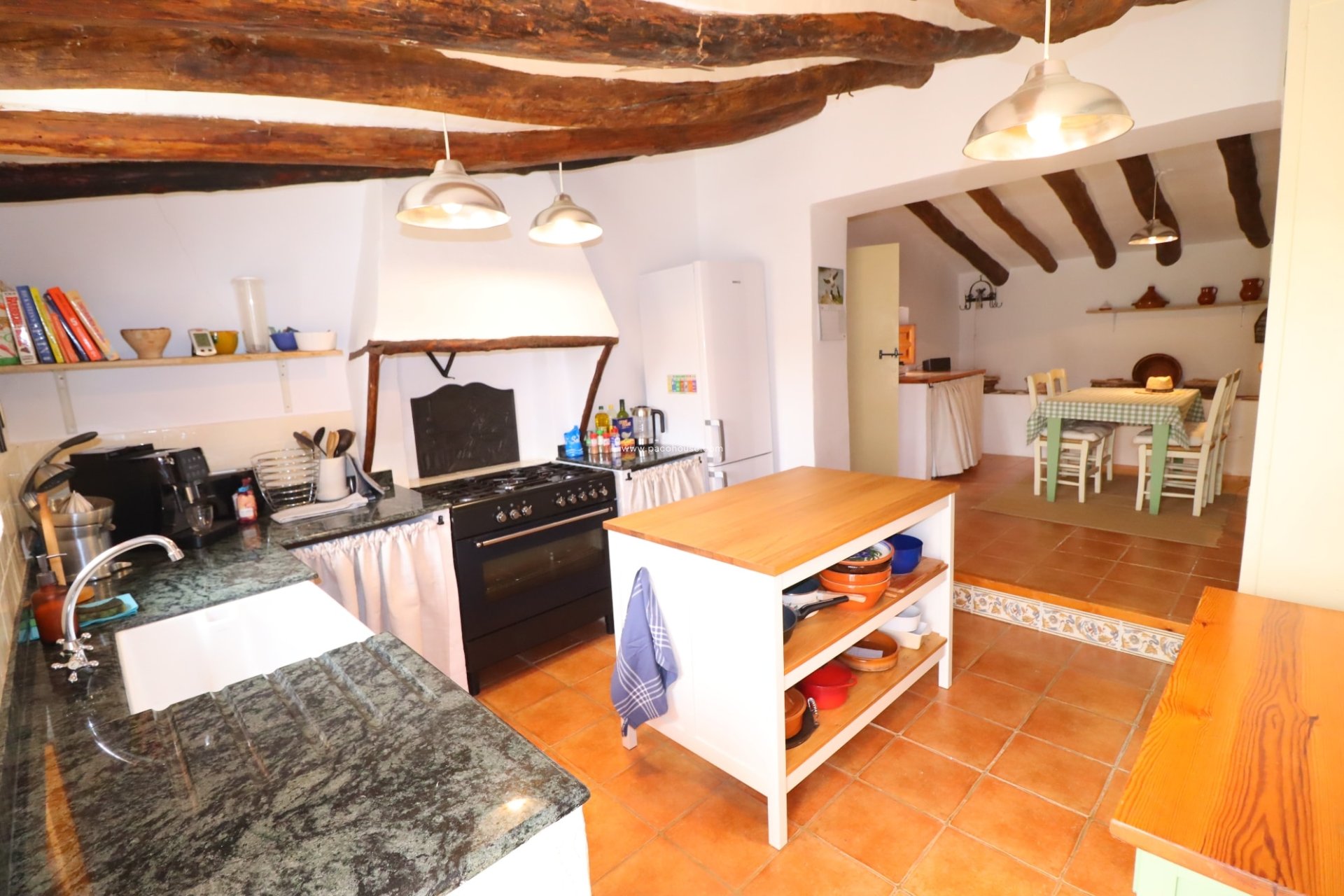 Resale - Cortijo -
La Parroquia