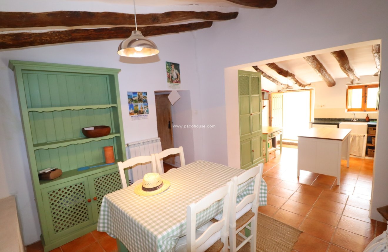 Resale - Cortijo -
La Parroquia