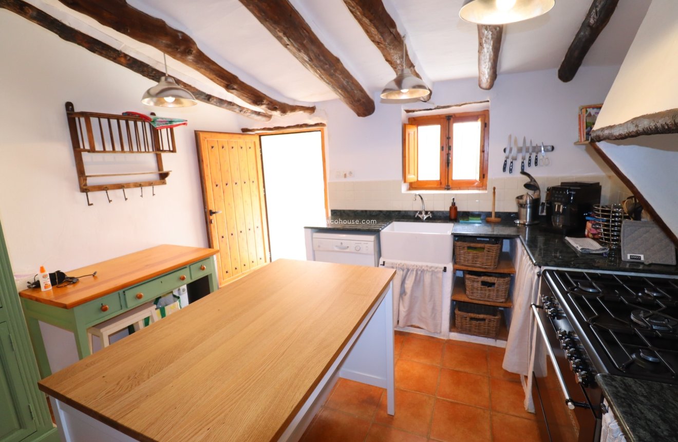 Resale - Cortijo -
La Parroquia