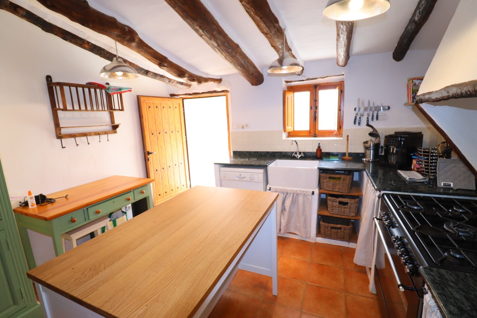 Resale - Cortijo -
La Parroquia