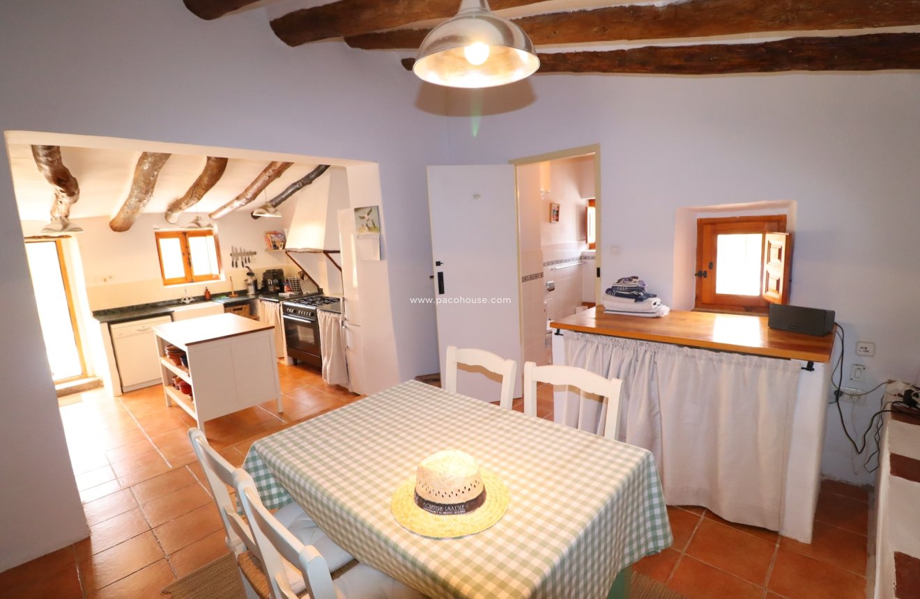 Resale - Cortijo -
La Parroquia