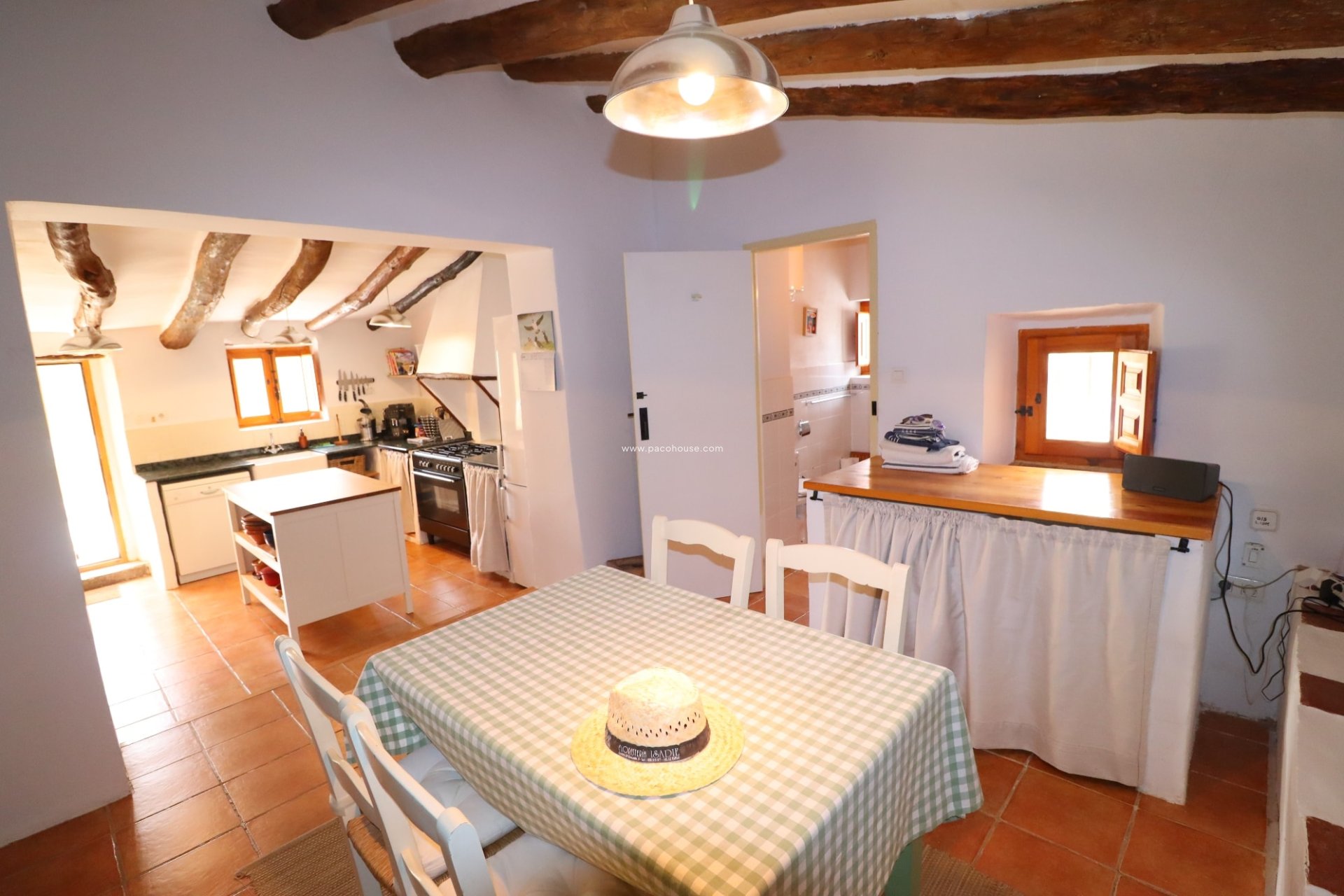 Resale - Cortijo -
La Parroquia