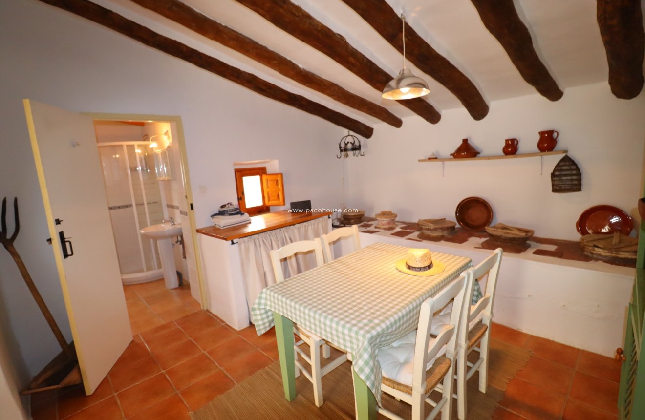 Resale - Cortijo -
La Parroquia